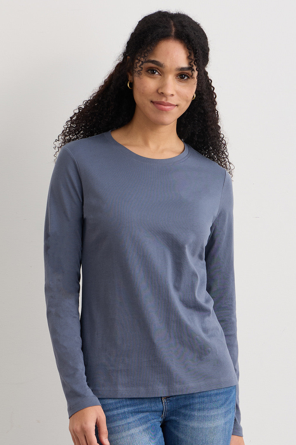 Women's long sleeve t-shirt: breathable and minimalist