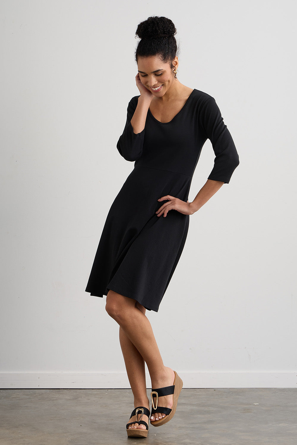 Women's 3/4 Sleeve V-Neck Dress