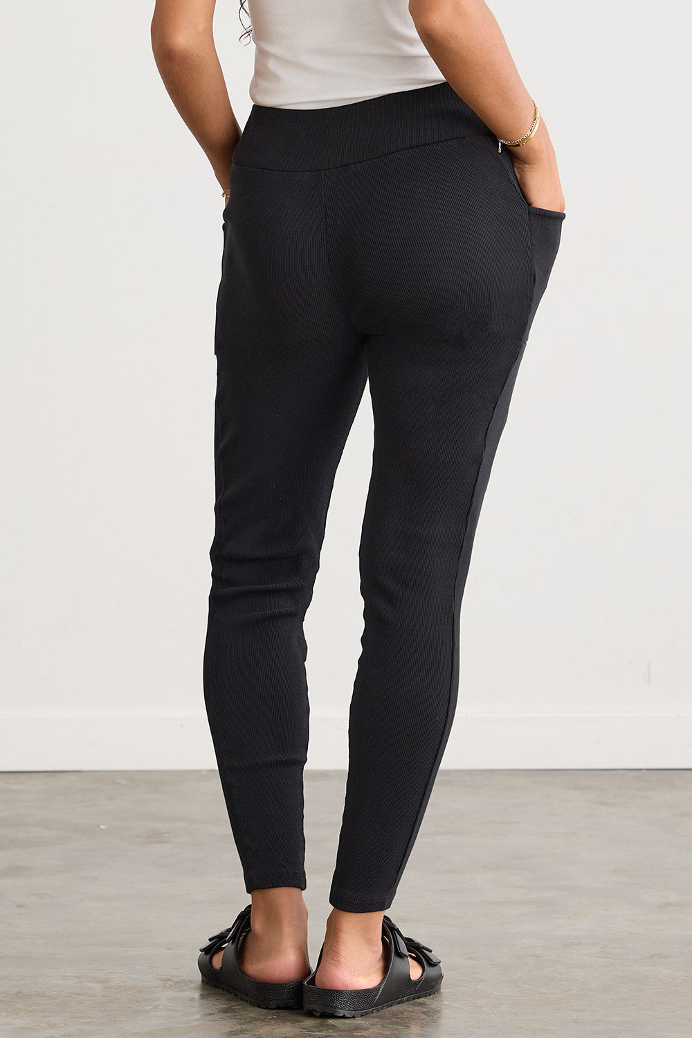 Women's Organic Blend Ribbed Pocket Leggings| Fair Indigo