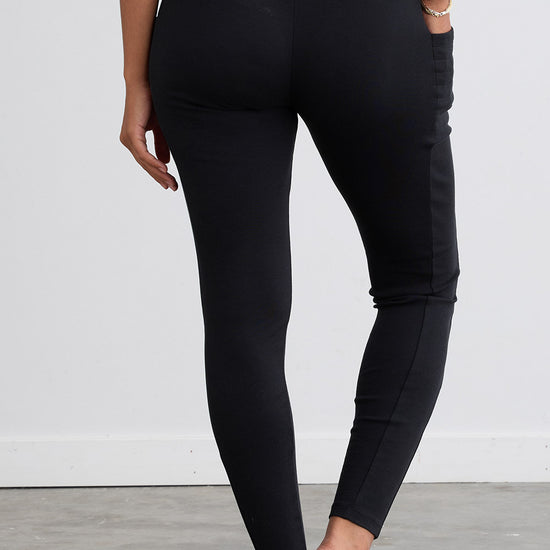 Women's 100% Organic Cotton Pocket Leggings | Black | Fair Indigo | Ethically Made Clothing | Fair Trade Clothes